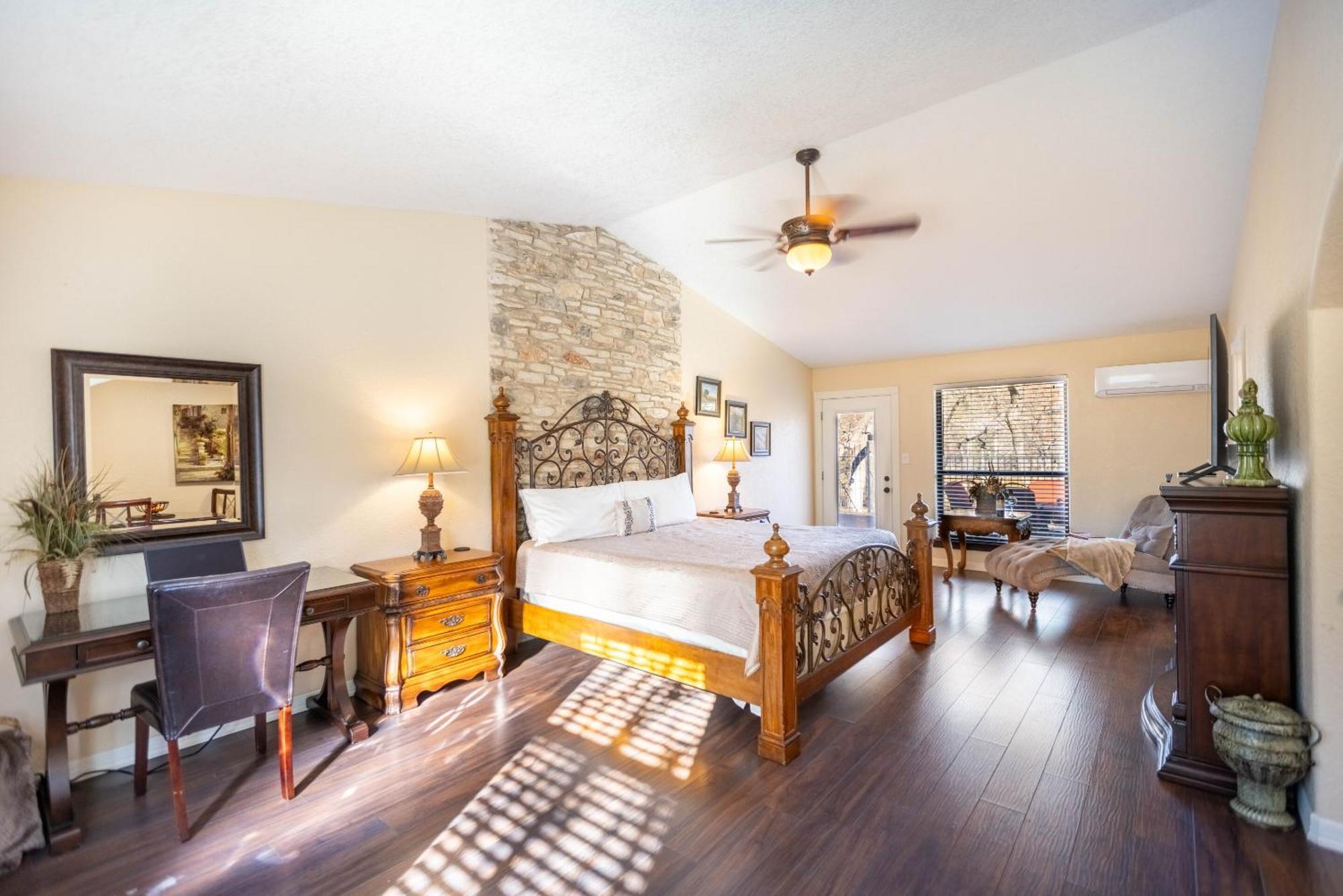 Messina Inn Wimberley Habitación foto