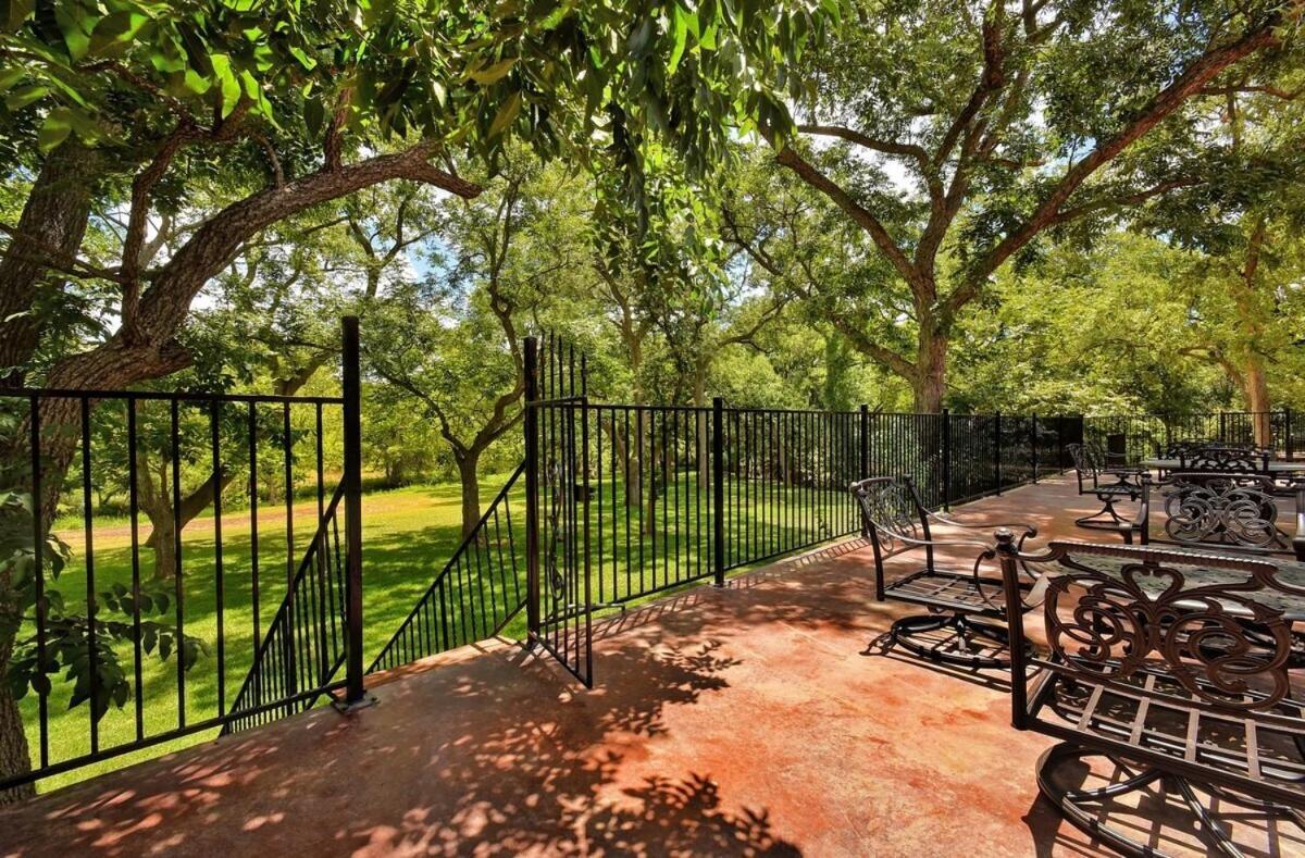 Messina Inn Wimberley Habitación foto